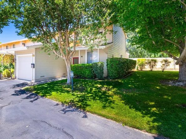 8119 La Riviera Dr, Sacramento, CA 95826