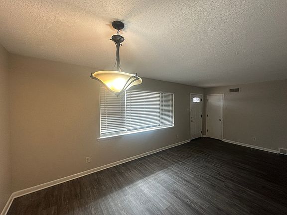 3rd image of 3253 Gatewood Dr