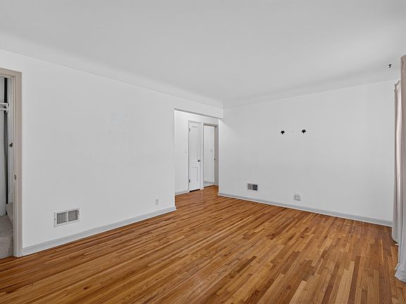4th image of 1217 7th Ave S