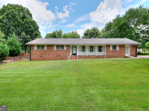 2221 Pinehurst Rd, Snellville, GA 30078