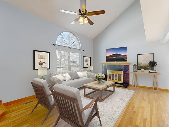3rd image of 1138 N Knollwood Dr