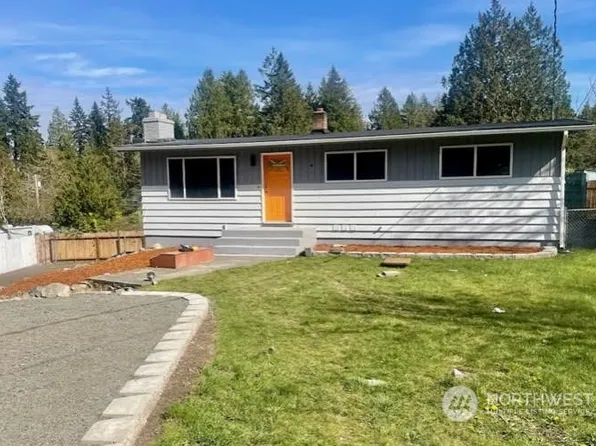 8114 6th Avenue NE, Bremerton, WA 98311