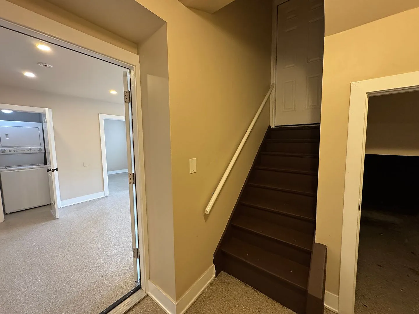 2 bed, $1,600 — Photo 1