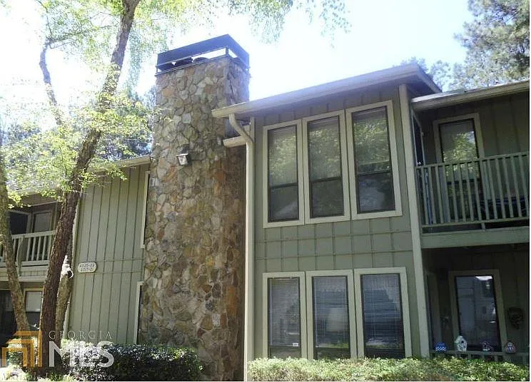 4013 Woodridge Way photo 1
