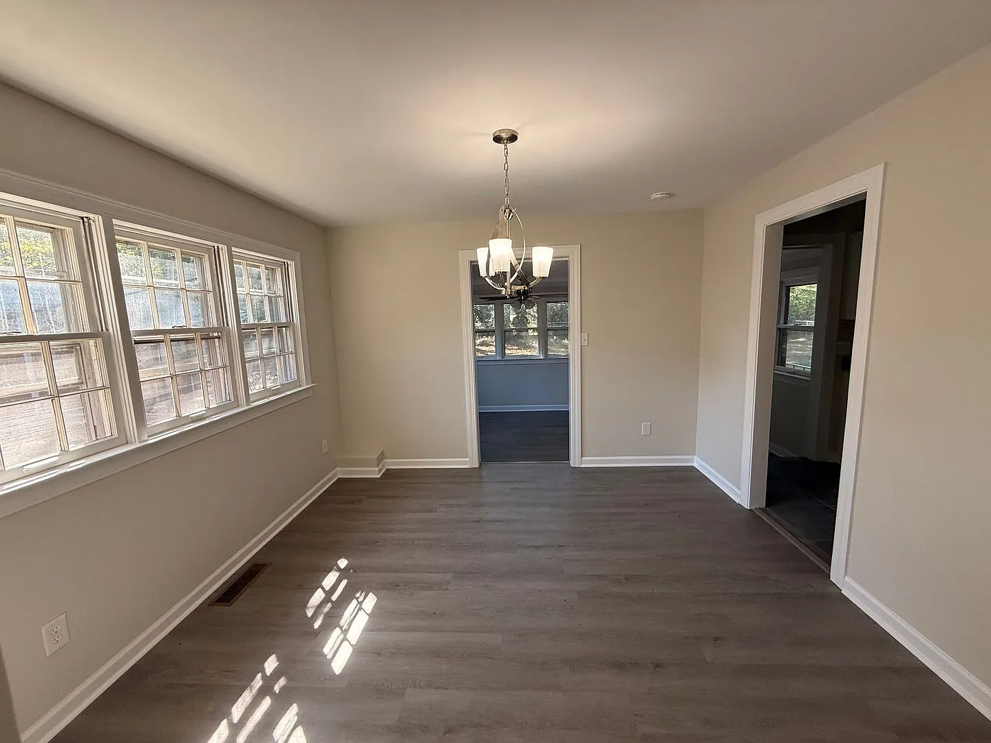 578 Westmoreland Pl — Photo 4