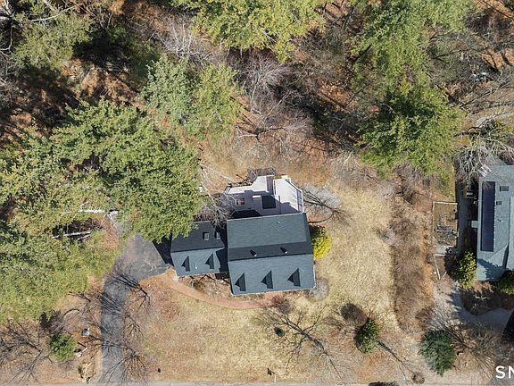 3rd image of 9 Thompson Hill Road