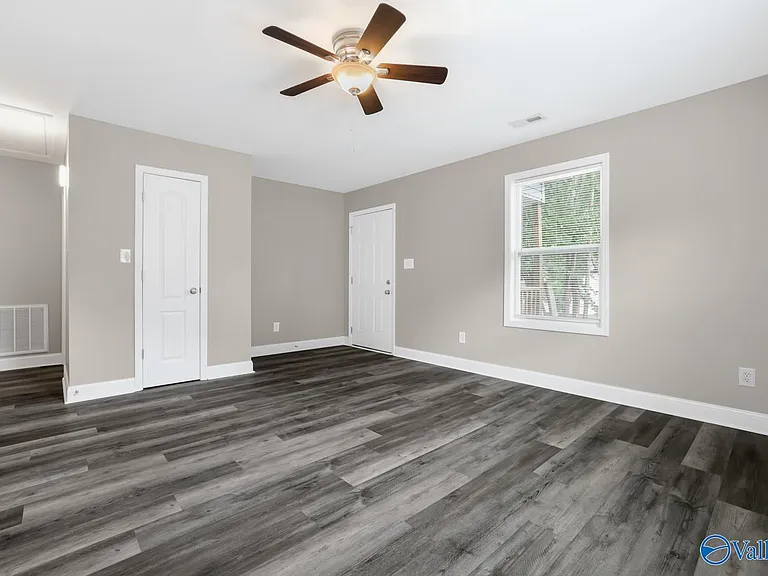 218 Ward Ave NE — Photo 5