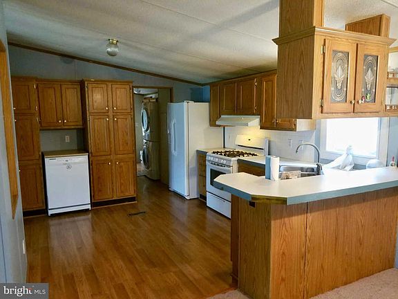2nd image of 706 Fernwood Dr