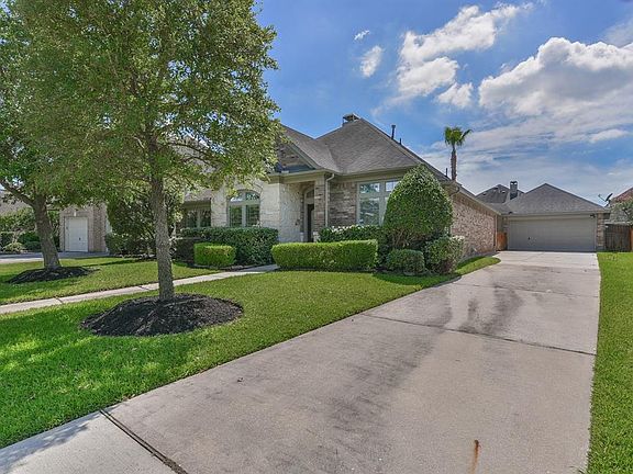 3rd image of 14815 Meridian Park Ln
