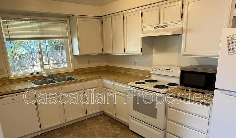 1565 Fircrest Ct SE #1 — Photo 5