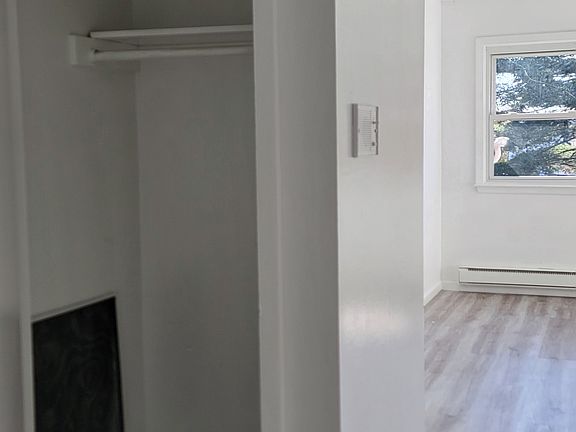 3rd image of 15 Donna Dr Unit B1