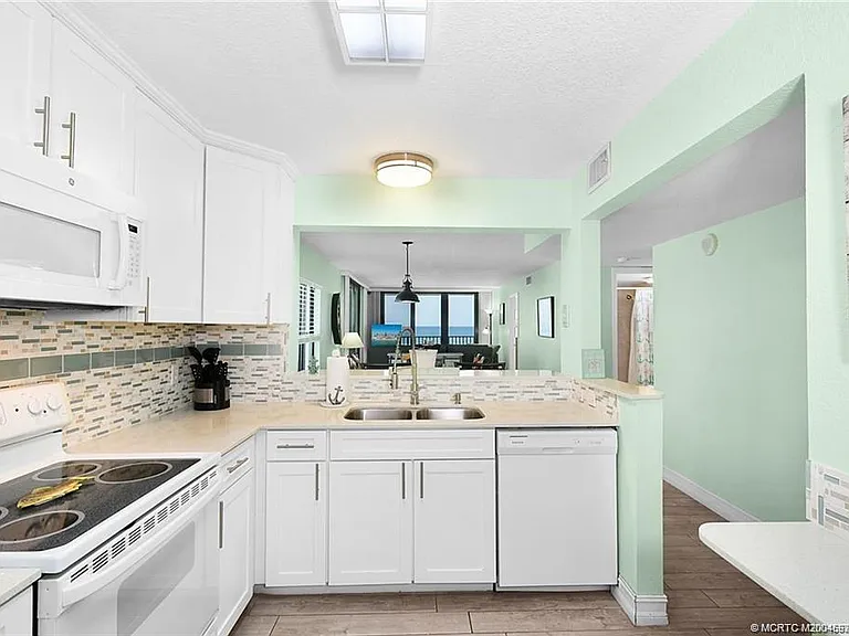 S Ocean Dr — Photo 6