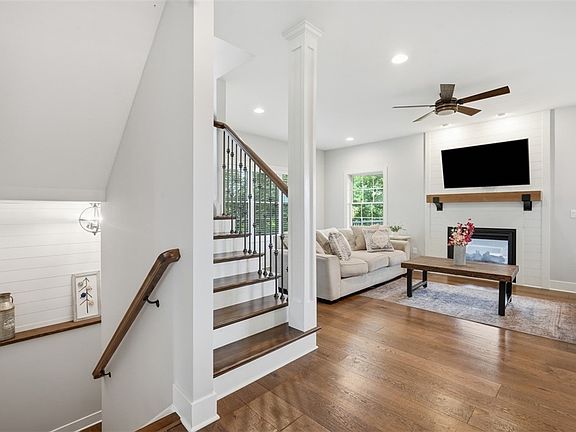 5th image of 2110 Johns Ridge Rd