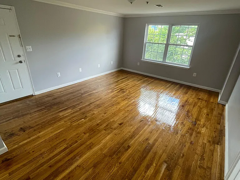 390 S 10th St #2F — Photo 1