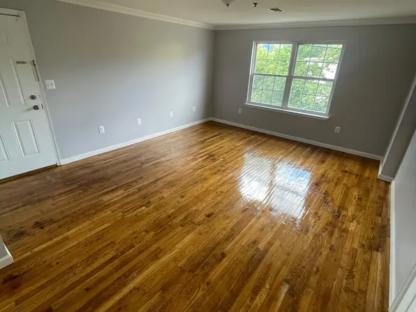 390 S 10th St, Newark, NJ