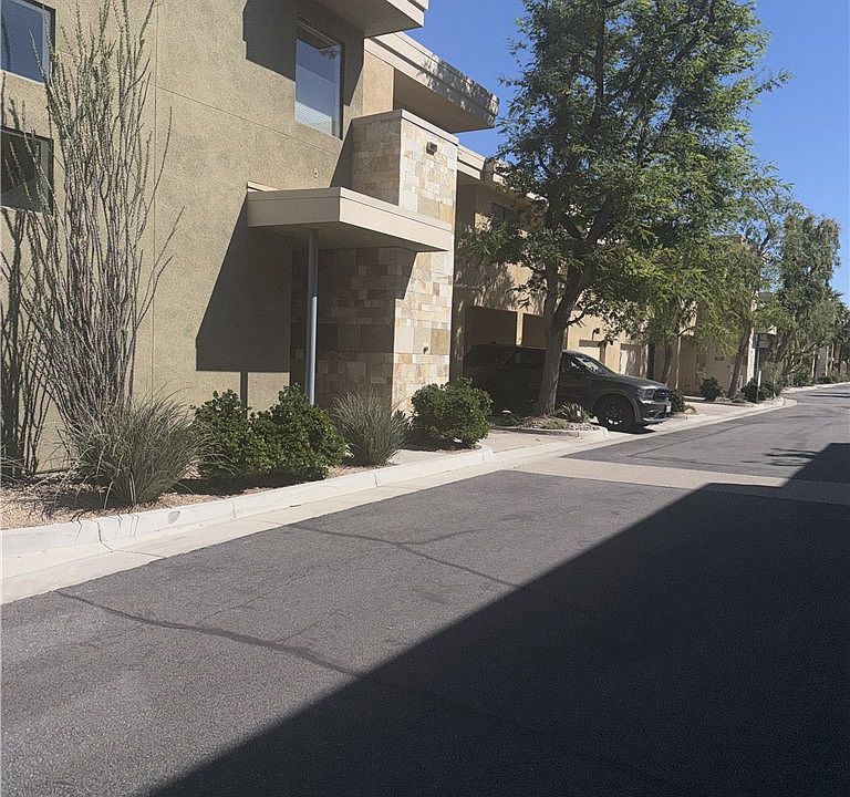 1st image of 820 E Palm Cyn