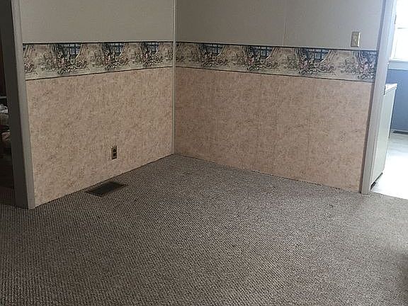 3rd image of 1901 Hulman St