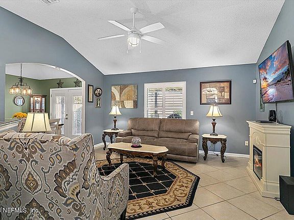 5th image of 8429 STELLING Drive S