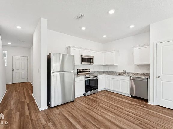 5th image of 3007 Fulong Dr