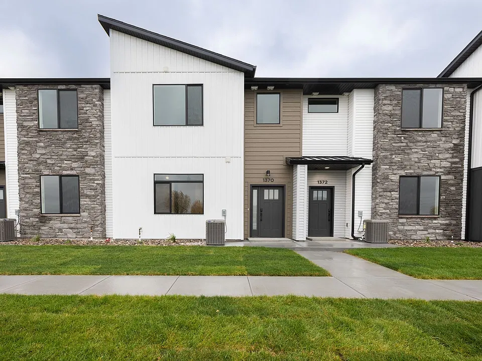 1370 Hidden Brook Dr