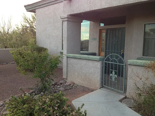 5695 W Treasure Cove Loop Photo 1