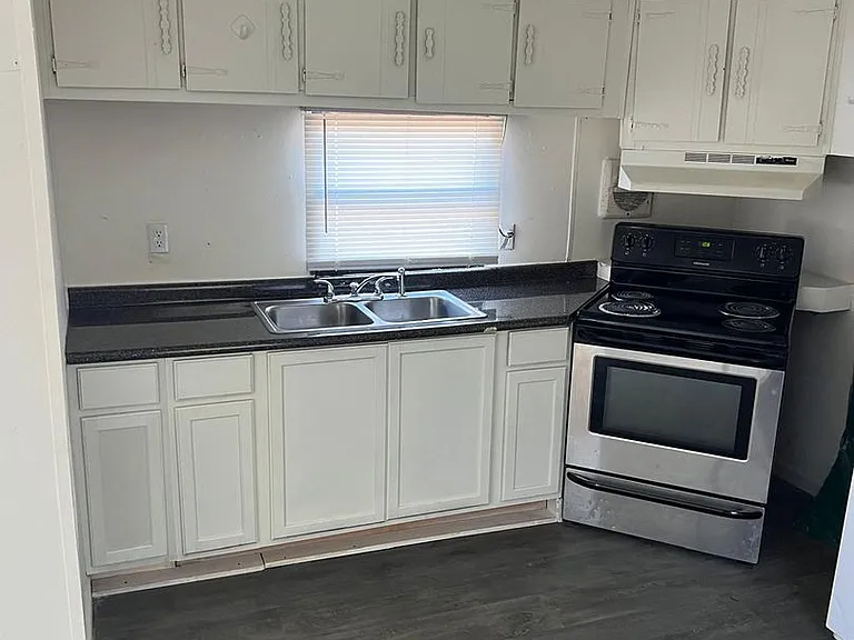 63 Lakeshore Dr — Photo 33