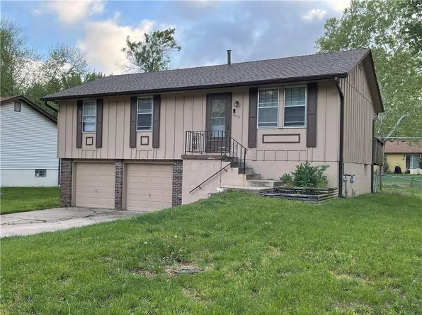 1606 S James St, Harrisonville, MO 64701