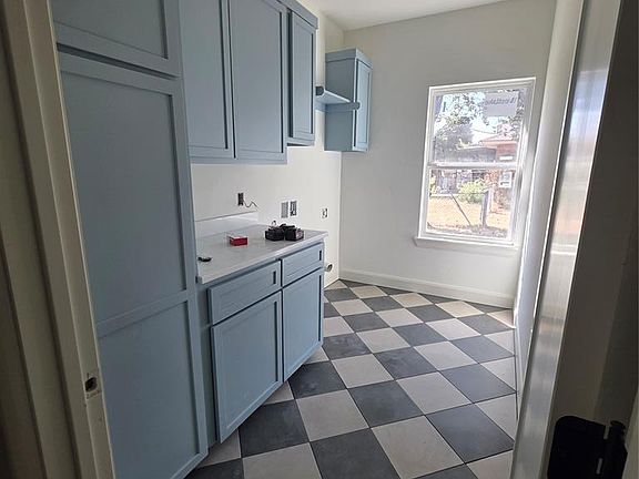 3rd image of 1292 Sue Ln