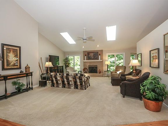 5th image of 7952 Chestershire Dr