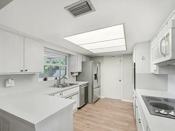 210 Villa Del Mar Way, Satellite Beach, FL 32937