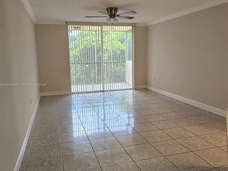 8245 Lake Dr #401 — Photo 6