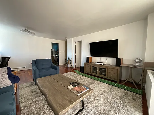 Rented by Compass | media 16