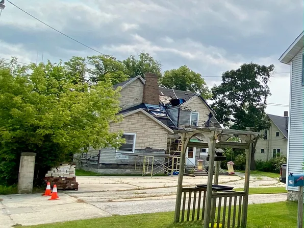 102 S Maple St, Manistique, MI 49854