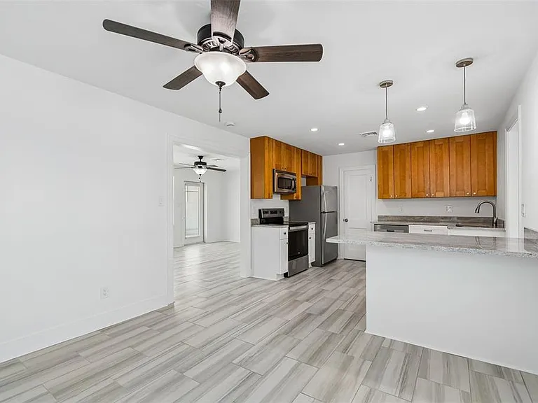 8125 Bayshore Dr — Photo 28