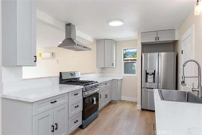 5 bed, 2407 sqft, $3,250 — Photo 4