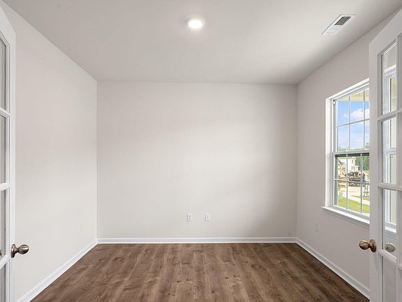 5th image of 1017 Cattle Dr