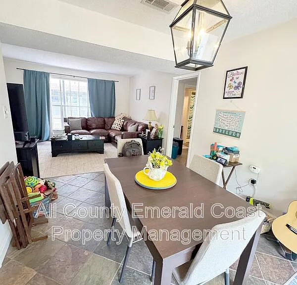 105 Country Club Dr — Photo 7