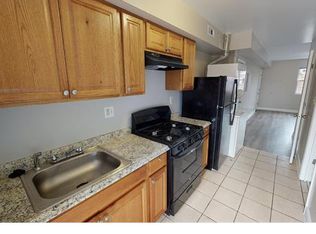 239 Oakwood St SE APT 2, Washington, DC 20032