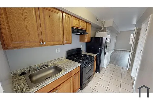 239 Oakwood St SE #2 Photo 1