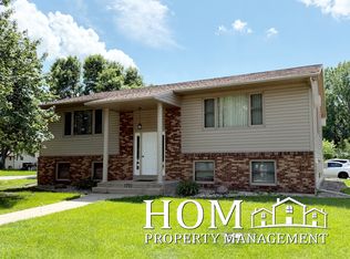 1701 Pleasant View Dr #4, Mankato, MN 56003