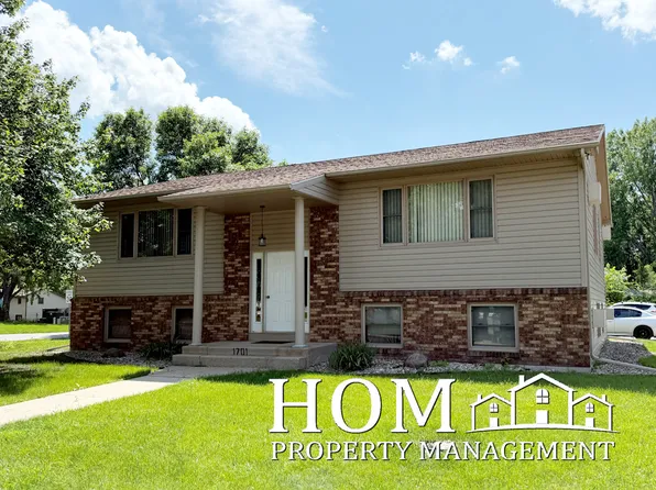 1701 Pleasant View Dr #4, Mankato, MN 56003