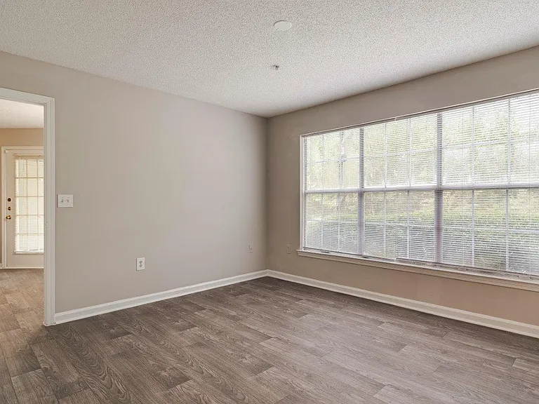 Keswick Village Apartments and Townhomes — Photo 8