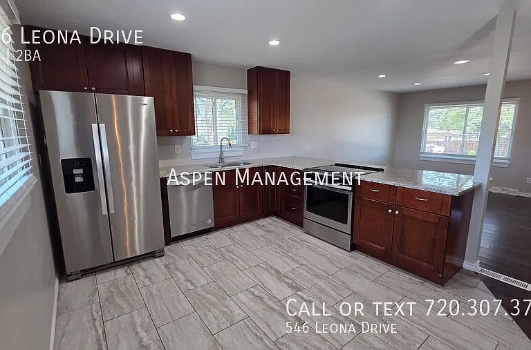 546 Leona Dr — Photo 6