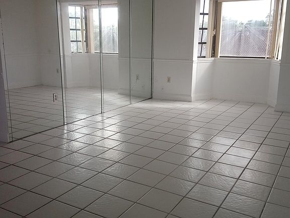 5th image of 1425 SW 122nd Ave APT 10