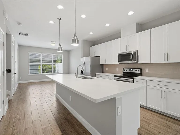 15591 Honeybell Dr — Photo 4