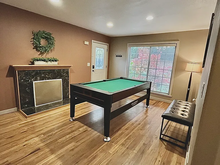 6180 SW Capitol Hwy — Photo 2