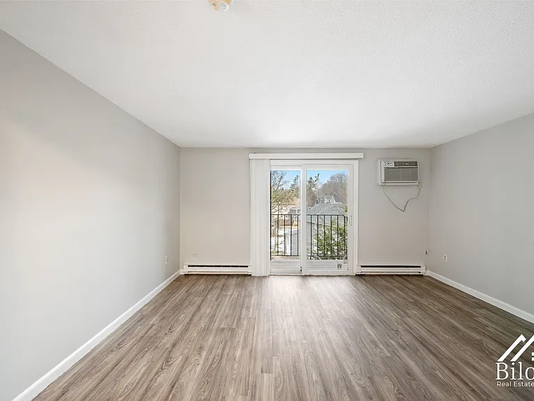 242 Waterman Avenue — Photo 14