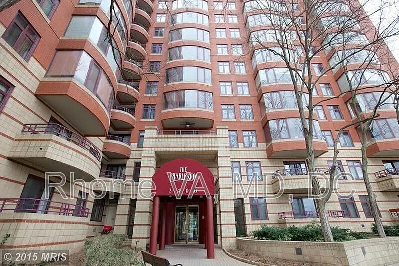 1 bed, 1.0 bath, 760 sqft, $2,400 — Photo 2