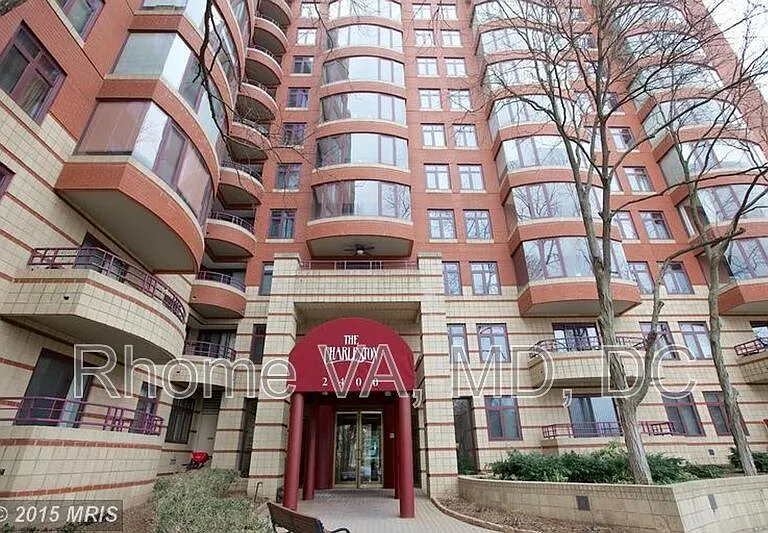 2400 Clarendon Blvd #903 — Photo 2