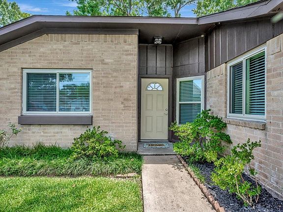 3rd image of 2905 Marlin Court